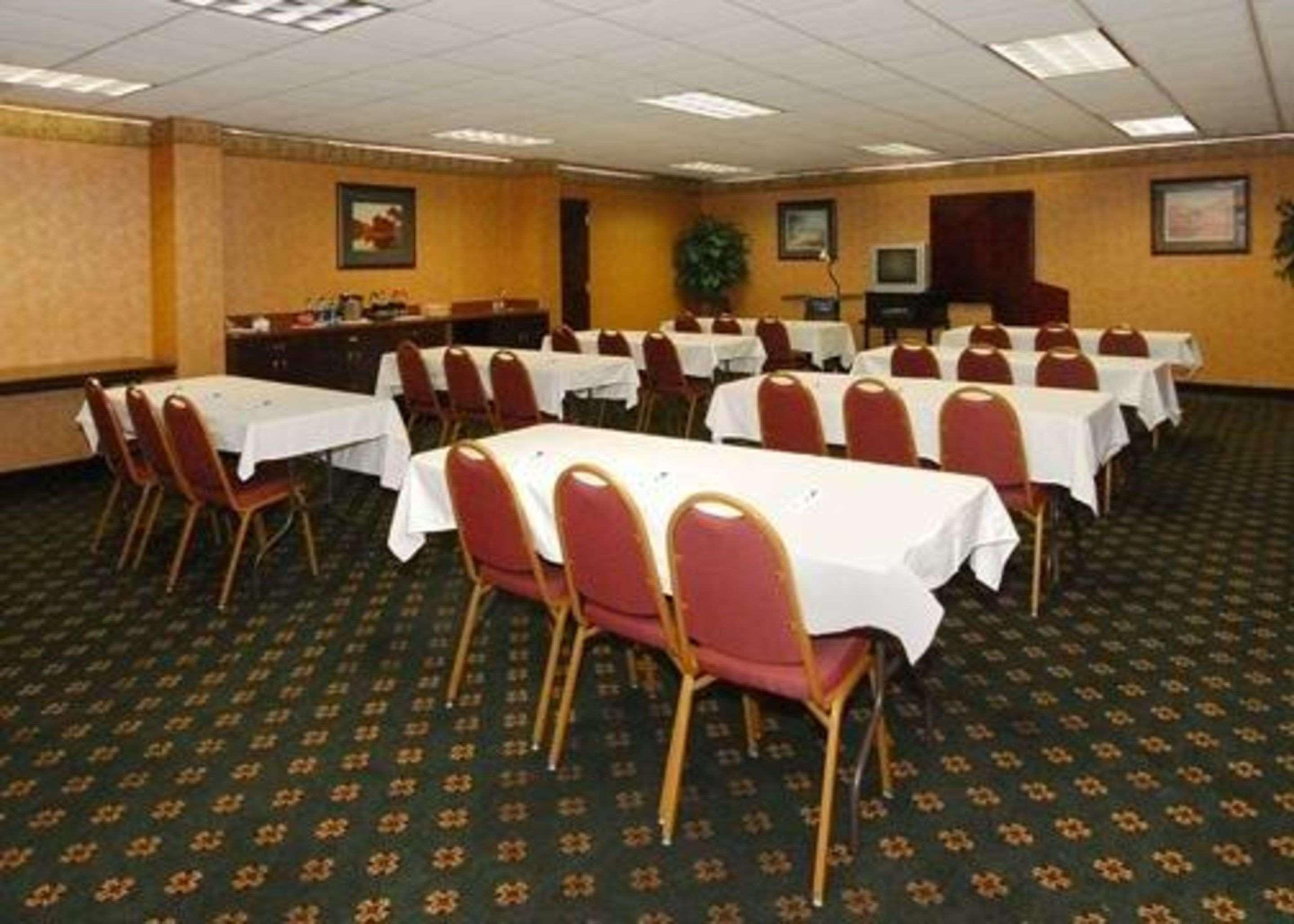 クオリティ イン&スイーツ ターボロ キングスボロ Tarboro エクステリア 写真